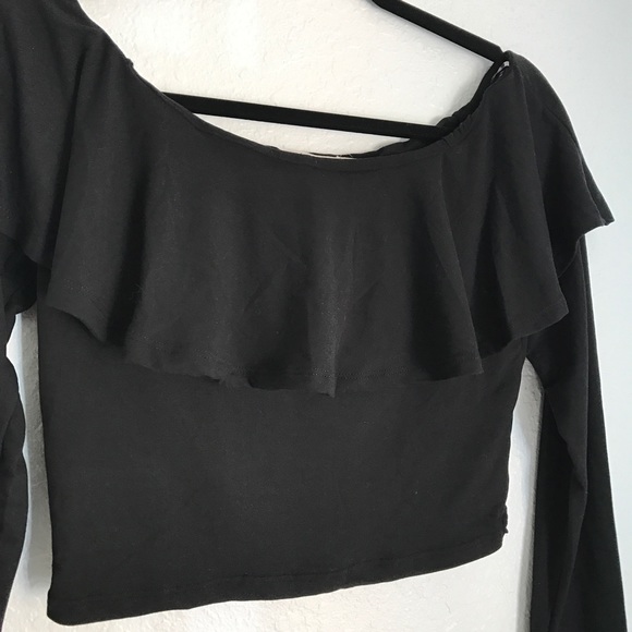 Heart & Hips Cropped Off Shoulder Ruffle Top - Picture 5 of 7